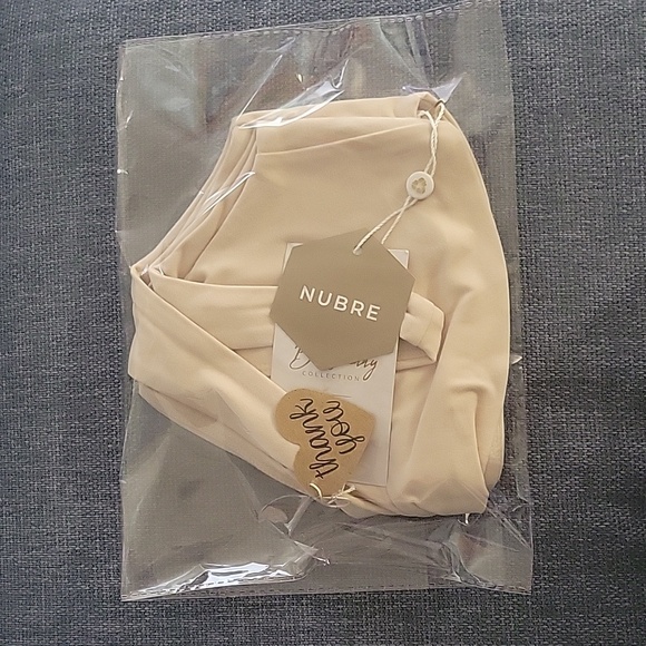 BuffBunny Twisted Sports Bra in Stardust - Picture 3 of 3